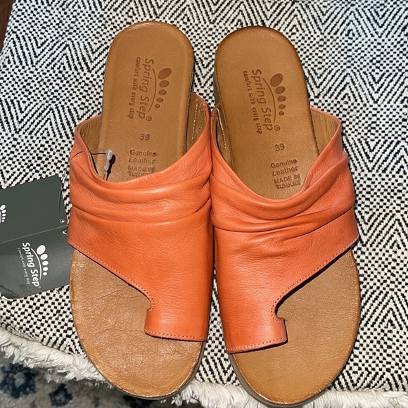 Spring Step Leather Thong Sandals- Bates Size 8 or 8 1/2 - Picture 3 of 6